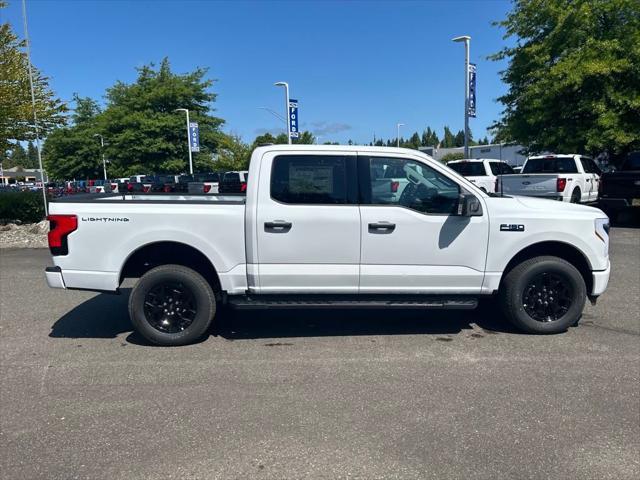 Photo of 2025 Oxford White Ford F-150 Lightning
