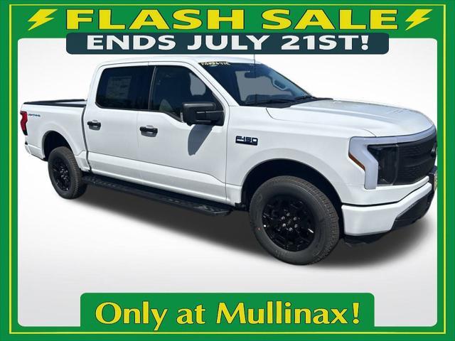 Photo of 2025 Oxford White Ford F-150 Lightning