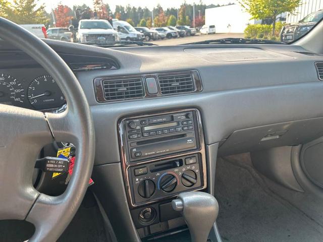 Photo of 1998 Antique Sage Pearl/UCAA3 Toyota Camry