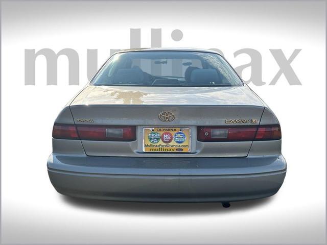 Photo of 1998 Antique Sage Pearl/UCAA3 Toyota Camry