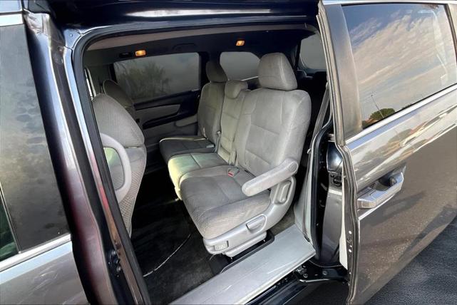Photo of 2014 Modern Steel Metallic Honda Odyssey