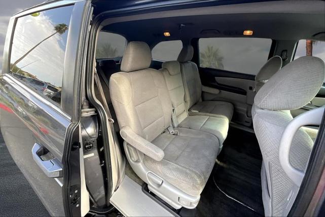 Photo of 2014 Modern Steel Metallic Honda Odyssey