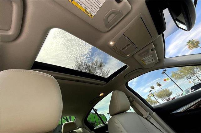 Photo of 2019 Majestic White INFINITI Q50