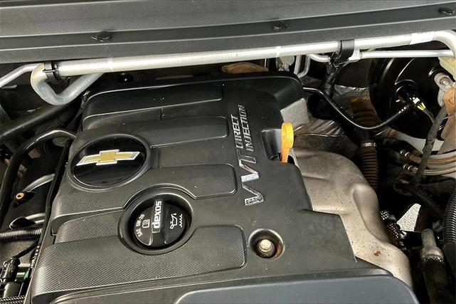 Photo of 2015 Summit White Chevrolet Colorado