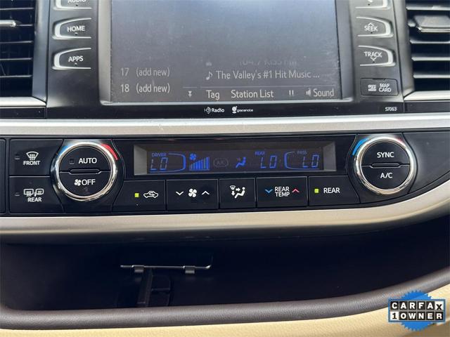 Photo of 2015 Ooh La La Rouge Mica Toyota Highlander