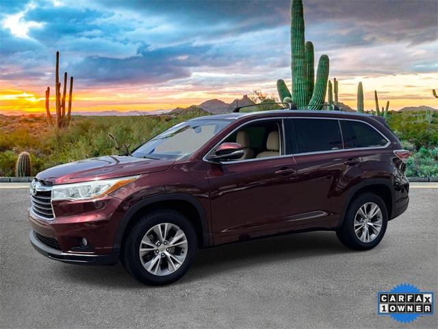 Photo of 2015 Ooh La La Rouge Mica Toyota Highlander
