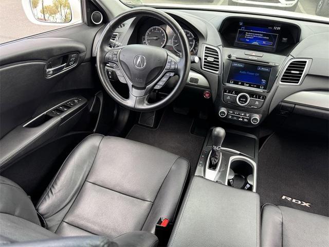 Photo of 2017 White Diamond Pearl Acura RDX