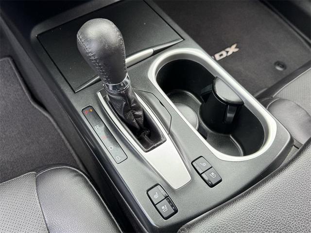 Photo of 2017 White Diamond Pearl Acura RDX