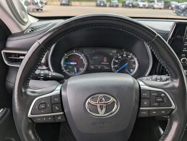 Photo of 2021 Magnetic Gray Metallic Toyota Highlander Hybrid