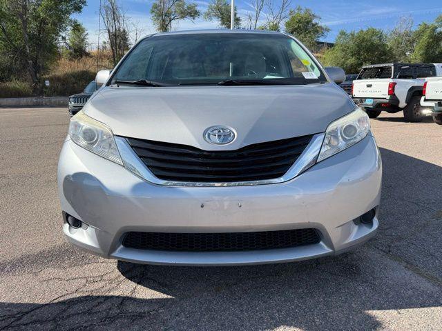 Photo of 2013 Silver Sky Metallic Toyota Sienna