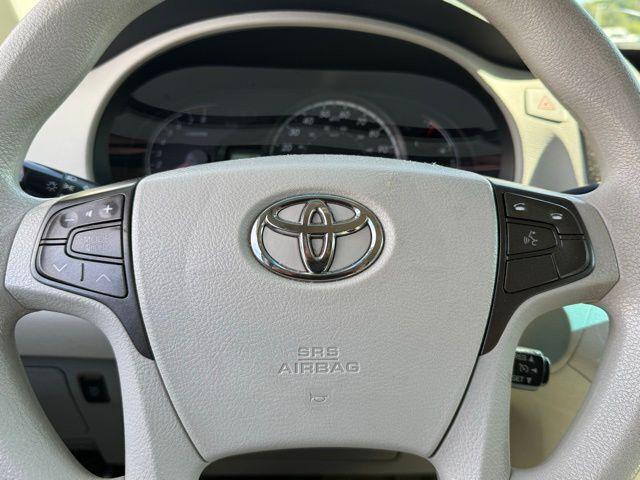 Photo of 2013 Silver Sky Metallic Toyota Sienna