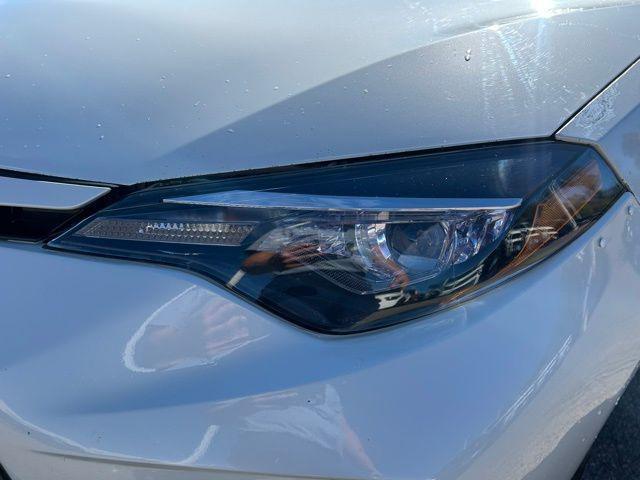 Photo of 2018 Blizzard Pearl Toyota Corolla