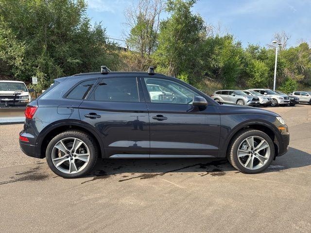 Photo of 2019 Moonlight Blue Metallic Audi Q5