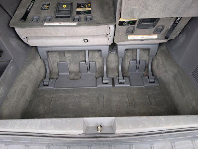 Photo of 2015 Shoreline Blue Pearl Toyota Sienna