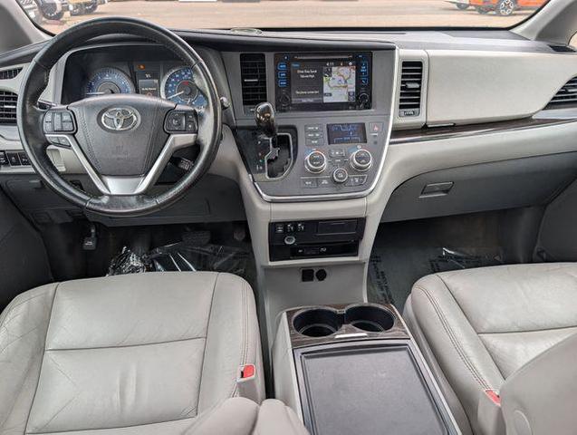 Photo of 2015 Shoreline Blue Pearl Toyota Sienna