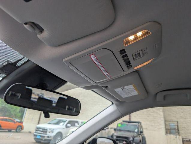 Photo of 2023 Midnight Black Metallic Toyota Highlander