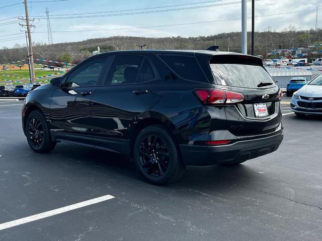 Photo of 2024 Mosaic Black Metallic Chevrolet Equinox