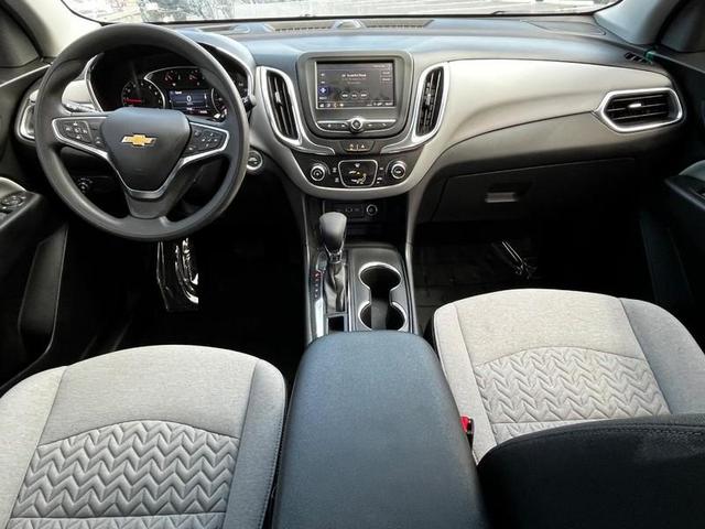 Photo of 2024 Mosaic Black Metallic Chevrolet Equinox