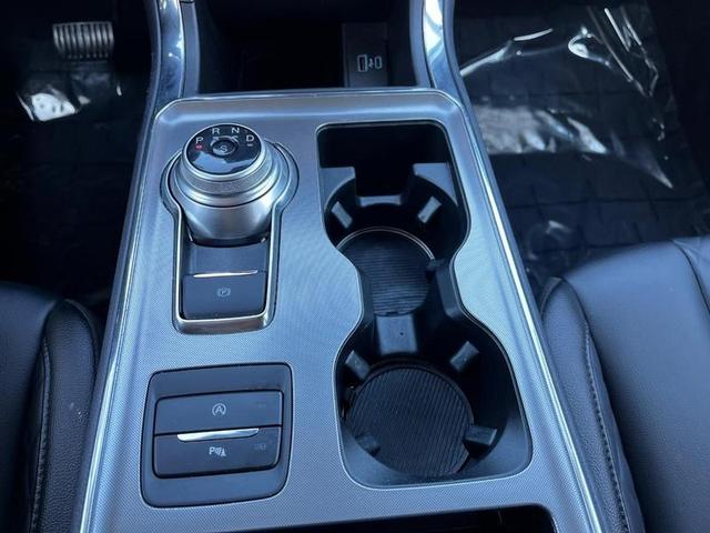 Photo of 2024 Agate Black Metallic Ford Edge