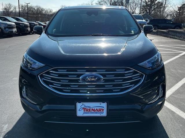 Photo of 2024 Agate Black Metallic Ford Edge