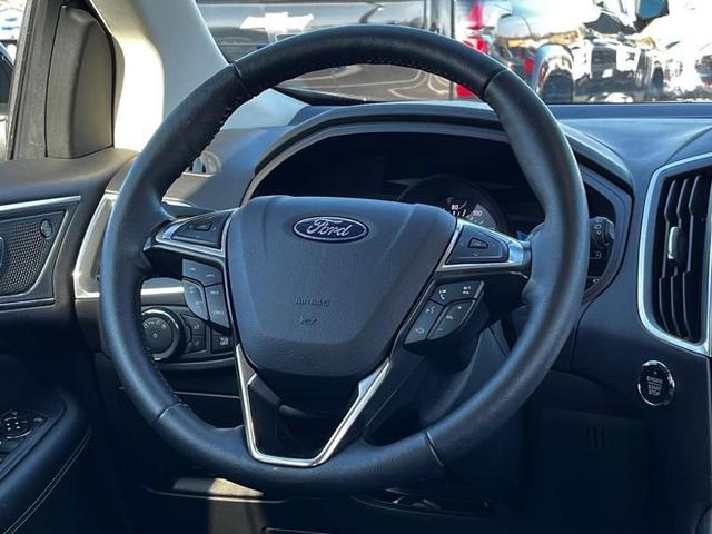 Photo of 2024 Agate Black Metallic Ford Edge