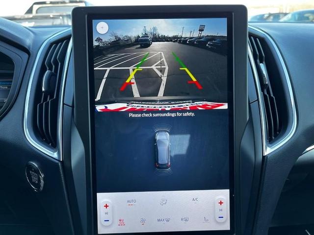 Photo of 2024 Agate Black Metallic Ford Edge
