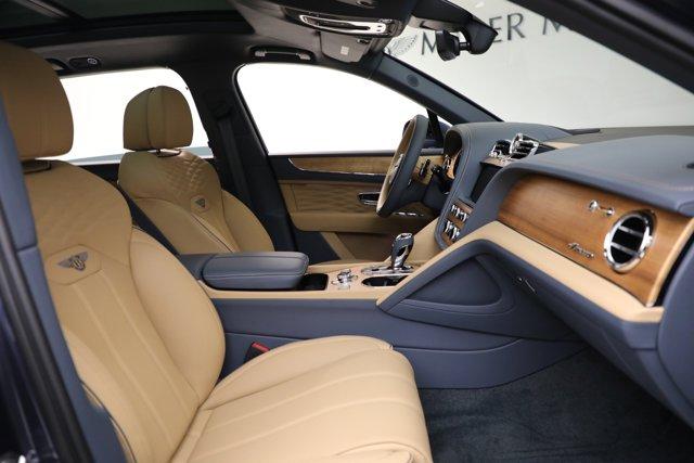 Photo of 2025 Meteor Metallic Bentley Bentayga EWB