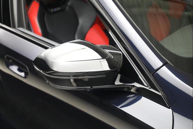 Photo of 2025 Carbon Black Metallic BMW M5
