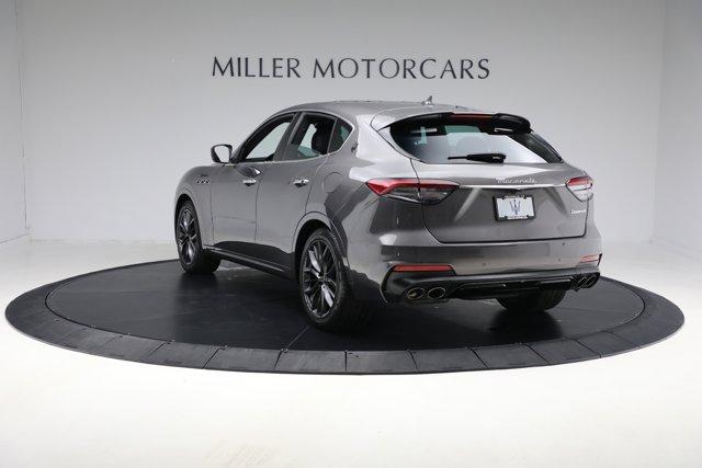 Photo of 2022 Grigio Maratea Metallic Maserati Levante