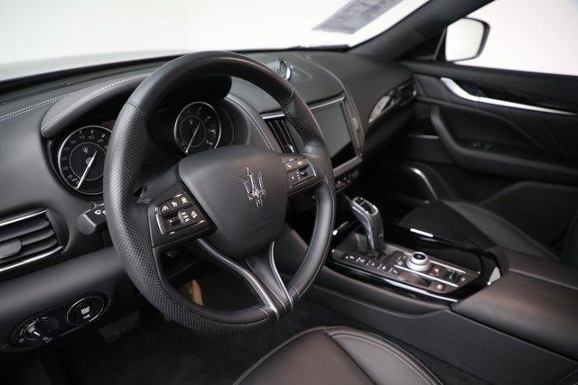 Photo of 2022 Grigio Maratea Metallic Maserati Levante