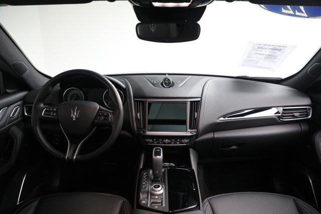 Photo of 2022 Grigio Maratea Metallic Maserati Levante