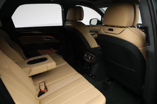 Photo of 2025 Verdant Metallic Bentley Bentayga