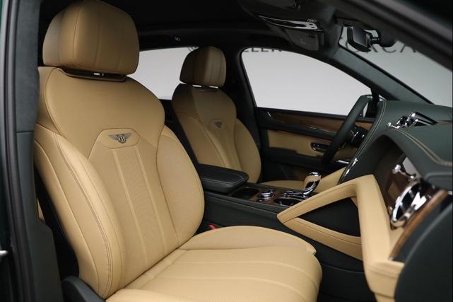 Photo of 2025 Verdant Metallic Bentley Bentayga