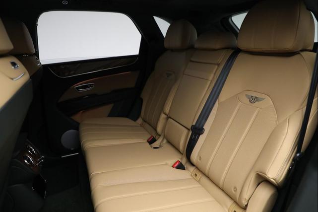 Photo of 2025 Verdant Metallic Bentley Bentayga