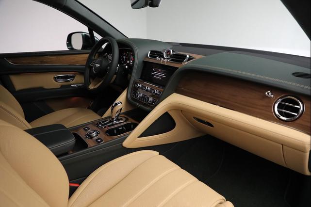 Photo of 2025 Verdant Metallic Bentley Bentayga