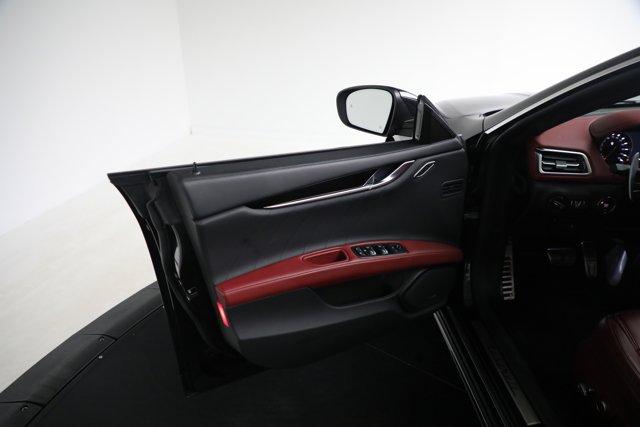 Photo of 2022 Nero Ribelle Metallic Maserati Ghibli