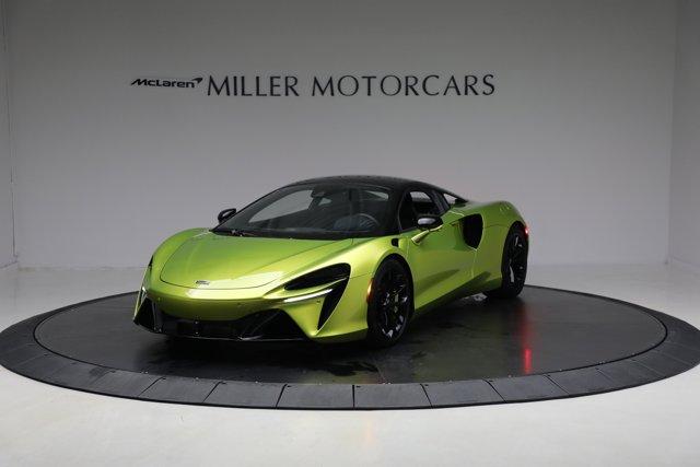 Photo of 2024 Flux Green McLaren Artura