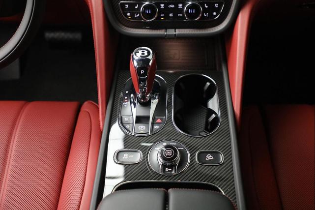 Photo of 2025 Glacier White Solid Bentley Bentayga