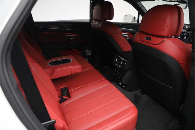 Photo of 2025 Glacier White Solid Bentley Bentayga