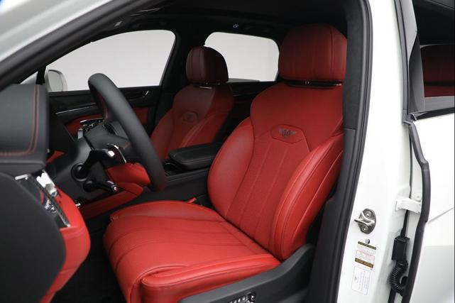 Photo of 2025 Glacier White Solid Bentley Bentayga