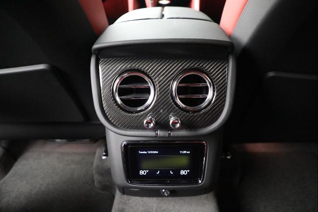 Photo of 2025 Glacier White Solid Bentley Bentayga