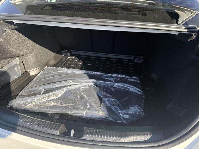 Photo of 2025 MANUFAKTUR Moonlight White Metallic Mercedes-Benz C-Class