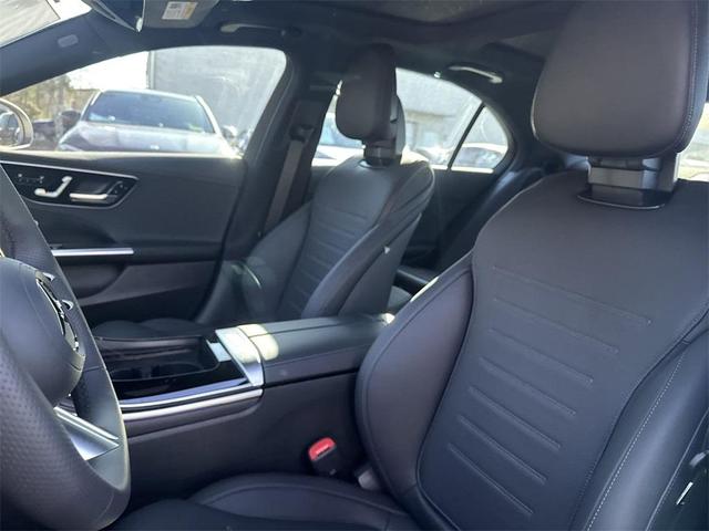 Photo of 2025 MANUFAKTUR Moonlight White Metallic Mercedes-Benz C-Class
