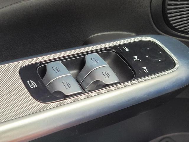 Photo of 2025 Polar White Mercedes-Benz GLC 350e