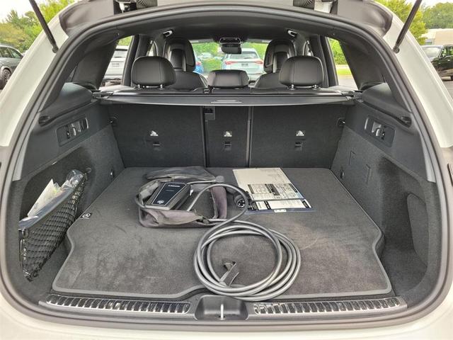 Photo of 2025 Polar White Mercedes-Benz GLC 350e