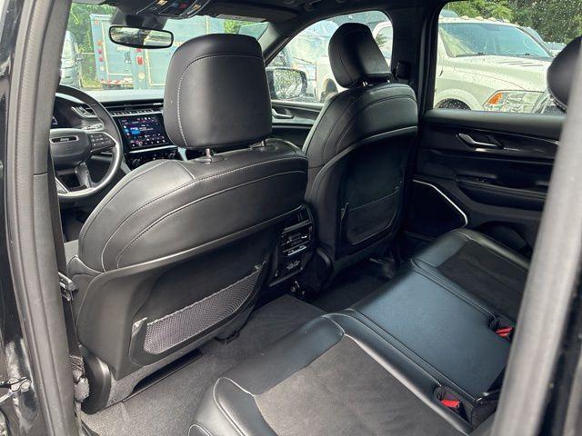 Photo of 2022 Diamond Black Jeep Grand Cherokee