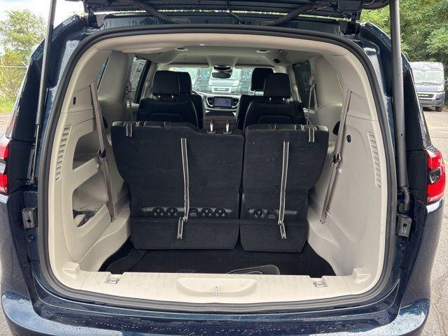 Photo of 2024 Fathom Blue Pearlcoat Chrysler Pacifica