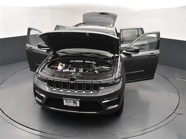 Photo of 2024 Baltic Gray Metallic Clearcoat Jeep Grand Cherokee 4xe