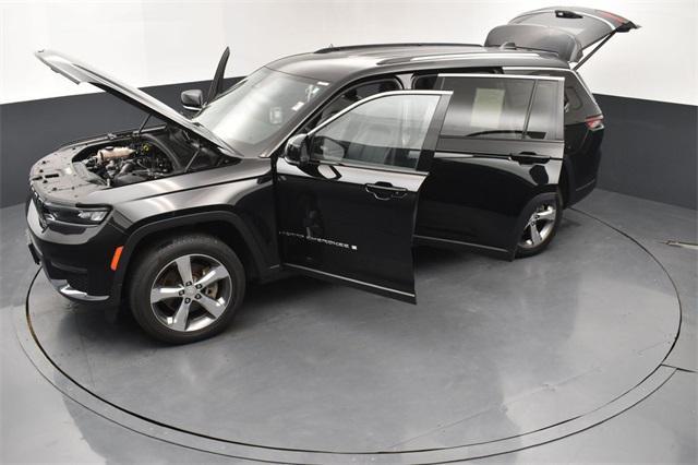 Photo of 2021 Diamond Black Crystal Pearlcoat Jeep Grand Cherokee L
