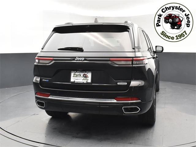 Photo of 2024 Diamond Black Crystal Pearlcoat Jeep Grand Cherokee 4xe